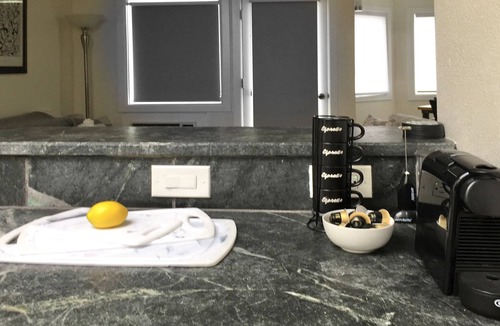 Central Boulder Condo | HISTORIC DOWNTOWN 2 Bdrm, 2 Bath, Rooftop Deck, Mtn View, 1 block Pearl St Mall