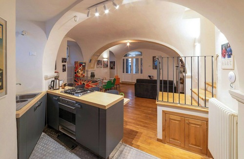 Caporciano Apartment | Historic palace overlooking Piana di Navelli
