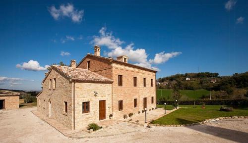 SantʼAngelo in Pontano House | Historic Villa With Pool In Marche Hills