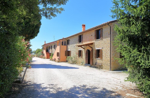 Passignano sul Trasimeno Apartment | Holiday apartment in farmhouse - Melograno - Residenze San Martino