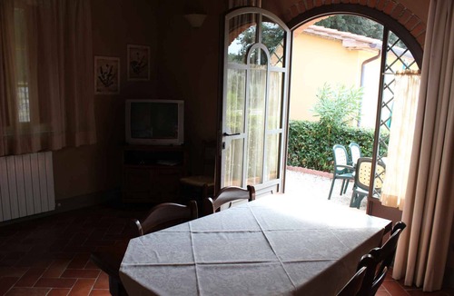 Monteverdi Marittimo Apartment | Holiday apartment with outdoor pool and air conditioning
