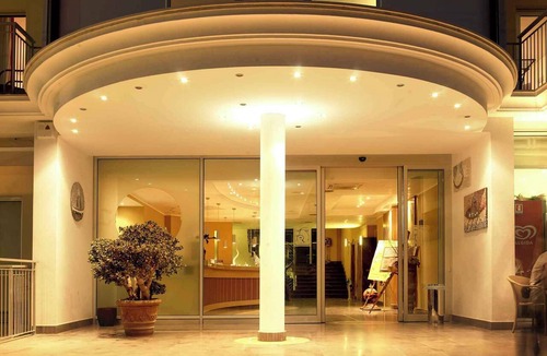 Roseto degli Abruzzi Apartment | Holiday apartment with pool and air conditioning