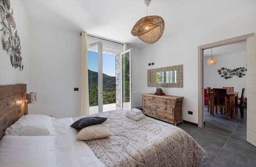 Casarza Ligure Apartment | Holiday Apartment "Villa Lice - Sciacchetrà" with Mountain View, Shared Garden & Wi-Fi