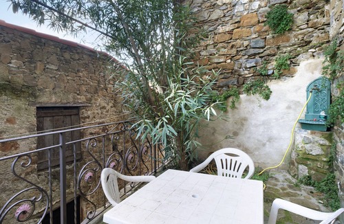 Apricale Apartment | Holiday Apartment "Delle Coccinelle' with Mountain View & Private Terrace