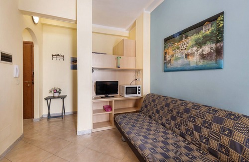 Finale Pia Apartment | Holiday Apartment Isophylla Standard with Balcony & Wi-Fi