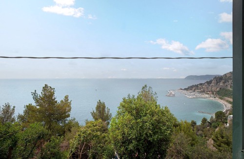 Alassio Apartment | Holiday Apartment 'Oasi' with Sea View, Terrace and Wi-Fi