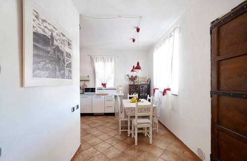 Arcola Apartment | Holiday Apartment "Rosadimaggio Camelia" with Garden & Wi-Fi