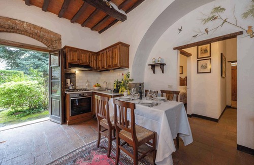 San Pietro a Cegliolo Apartment | Holiday apartment with outdoor pool and WiFi