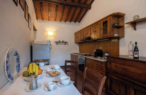 San Pietro a Cegliolo Apartment | Holiday apartment with outdoor pool and WiFi