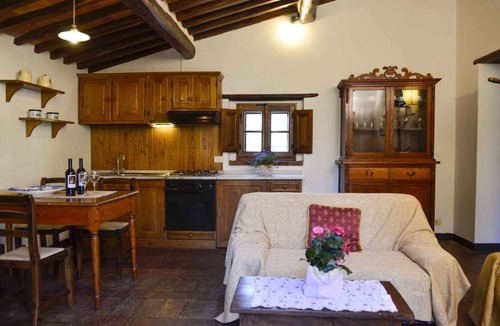 San Pietro a Cegliolo Apartment | Holiday apartment with outdoor pool and WiFi