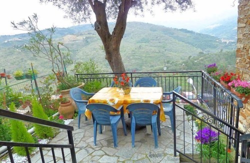 Civezza House | Holiday flat 'Casa Mamma Rosetta
