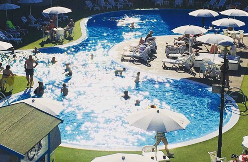 Lido di Spina Apartment | Holiday flat with outdoor pool