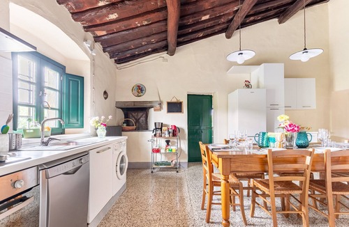 Tavarnelle Val di Pesa House | Holiday Home 'Casa Colombaia, Dimora Nel Chianti' with Private Pool, Wi-Fi and Air Conditioning