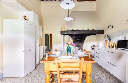 Tavarnelle Val di Pesa House | Holiday Home 'Casa Colombaia, Dimora Nel Chianti' with Private Pool, Wi-Fi and Air Conditioning