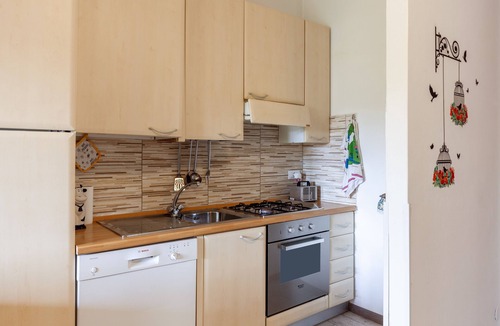 Marina di Carrara House | Holiday Home 'A Due Passi Dalla Spiaggia' with Terrace