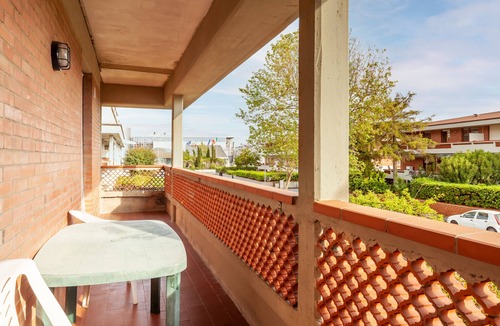 Marina di Carrara House | Holiday Home 'A Due Passi Dalla Spiaggia' with Terrace