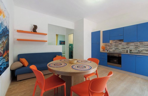 Canova House | Holiday Home 'Acqua' with Sea View, Wi-Fi and Air Conditioning
