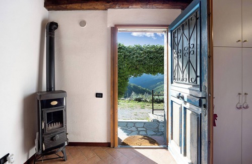 Molini di Triora House | Holiday Home 'Ca' Kira' with Mountain View, Shared Pool & Wi-Fi