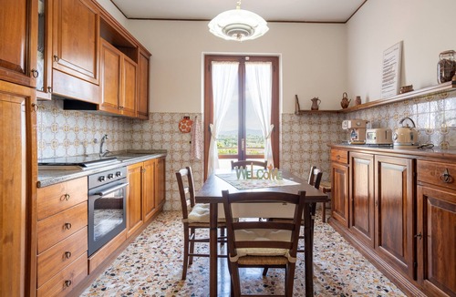 Monte San Savino House | Holiday Home 'Casa Corniolo' with Mountain View, Private Terrace and Balcony