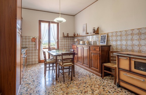 Monte San Savino House | Holiday Home 'Casa Corniolo' with Mountain View, Private Terrace and Balcony