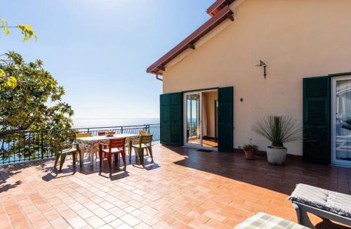 Ospedaletti House | Holiday Home Casa Cycas by Interhome