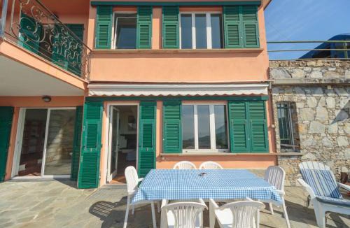 Recco House | Holiday Home Ferienvilla mit Whirlpool by Interhome