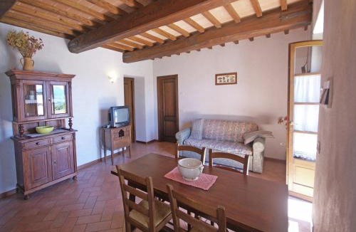 Montone House | Holiday Home in Montone with Pool & Terrace