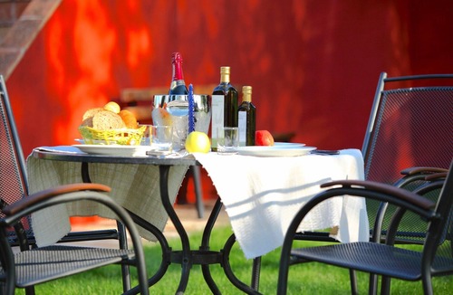 Spello Apartment | Holiday Home in Spello with Pool & BBQ