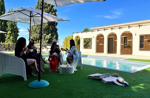 Stroncone House | Holiday Home 'In Villa Con Piscina' with Shared Pool, Wi-Fi and Air Conditioning