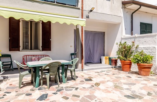 Marina di Carrara House | Holiday Home 'Relax Al Mare' with Private Terrace, Private Garden and Wi-Fi