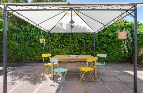 Capoliveri House | Holiday Home 'Kim' with Private Garden, Wi-Fi and Air Conditioning