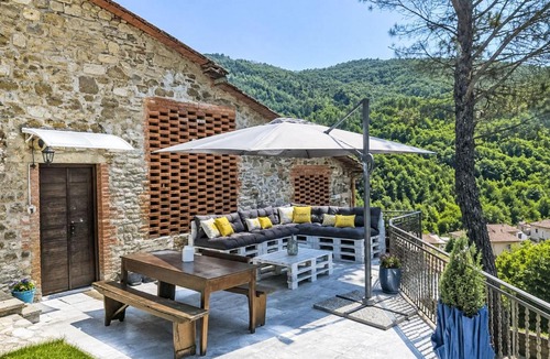 Starda House | Holiday Home La Casa di Fiore by Interhome