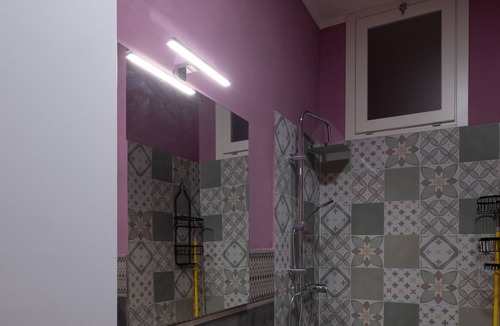 Capodimonte House | Holiday Home 'Monet 90mwifiparkingnetflix' with Balcony, Wi-Fi and Air Conditioning