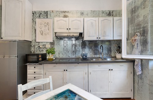Pietra Ligure House | Holiday Home 'Pietra Nel Mare' with Sea View, Wi-Fi and Air Conditioning