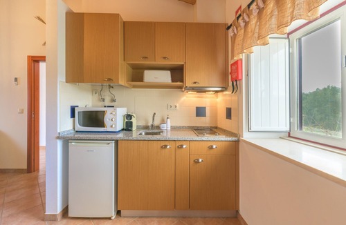 Sao Luis Apartment | Holiday Home 'Rita' with Mountain View, Wi-Fi and Air Conditioning