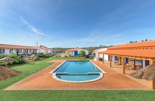 Sao Luis Apartment | Holiday Home 'Rita' with Mountain View, Wi-Fi and Air Conditioning