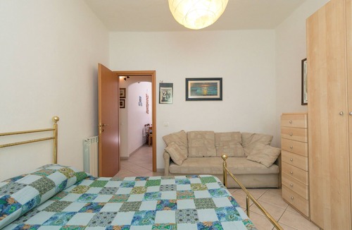 Rosignano Solvay House | Holiday Home 'Villetta Montini' with Terrace & Courtyard