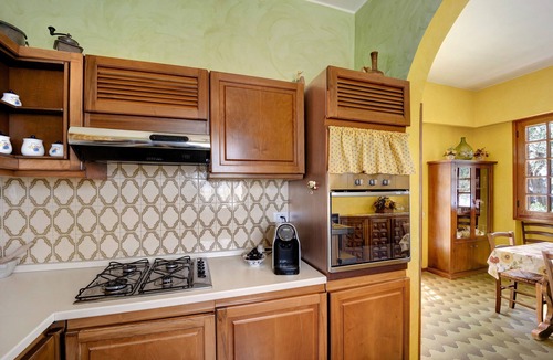 Bordighera House | Holiday Home 'Villa Gaia' with Sea View, Shared Pool & Wi-Fi