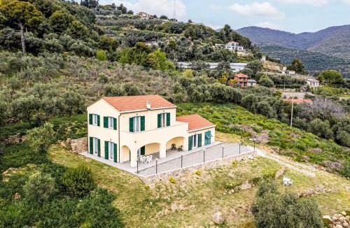 Castellaro House | Holiday Home Villa tra Ulivi by Interhome