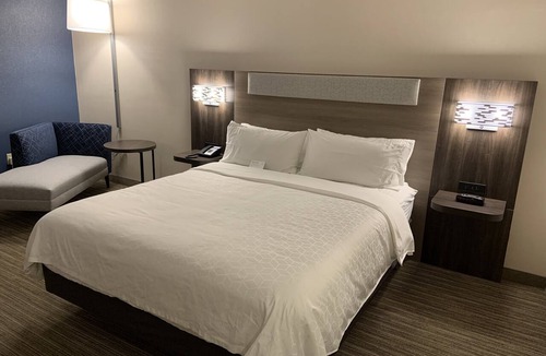Hermosa Beach Hotel | Holiday Inn Express Hotel & Suites Hermosa Beach by IHG