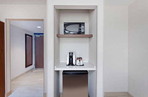 West Los Angeles Hotel | Holiday Inn Express West Los Angeles by IHG