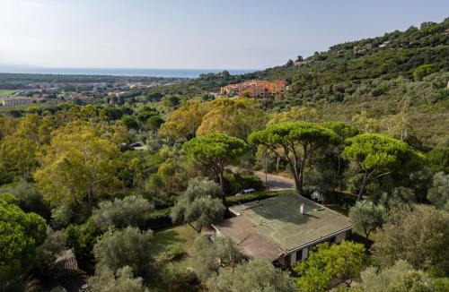 Castiglione della Pescaia House | Holiday Home Villa Anna by Interhome