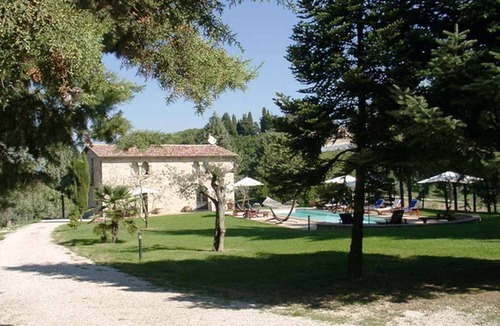 Ramazzano Apartment | Holiday apartment with pool, garden and air conditioning