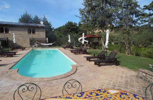 Ramazzano Apartment | Holiday apartment with pool, garden and air conditioning