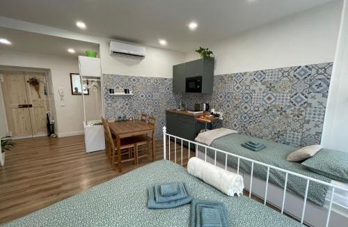 Intra Apartment | Holiday Studio in Centro Storico Intra