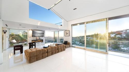 Hollywood Hills West Villa | Hollywood Hills 6BR Luxury Home w Pool, Theater & Panoramic Views