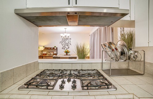 Riverside House | Home 1 Mi to UC Riverside: Families Welcome!