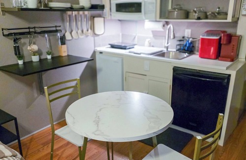 Centennial House | Home Away From Home! Beautiful Private Guest House