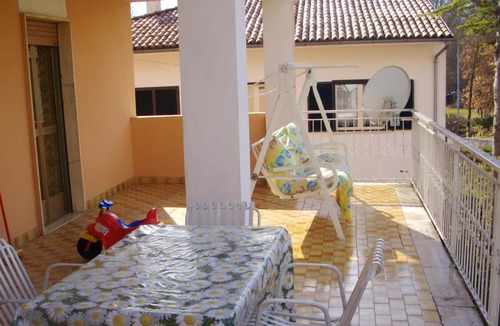 Castel di Ieri Apartment | Homerez - Amazing appartement for 10 ppl. with terrace at Castel di Ieri