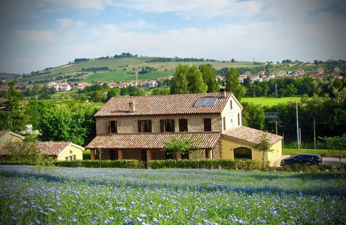 Castelbellino Apartment | Homerez - Apartment in Castelbellino